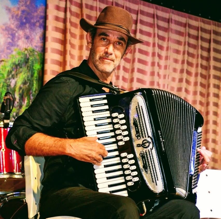Luiz Corrêa com seu acordeon